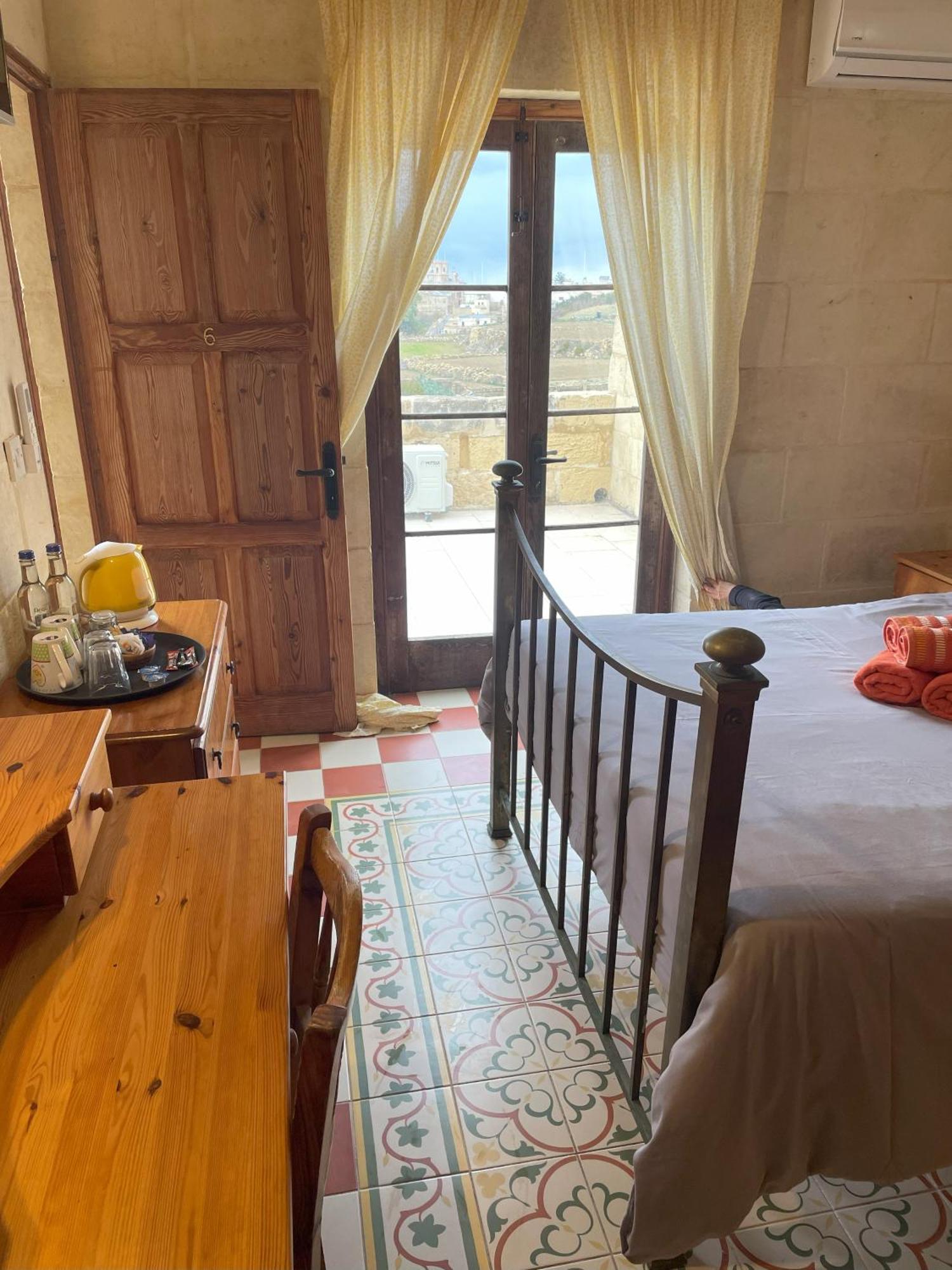 Ta' Lorenzo Guest House ซานลอว์เรนซ์ ภายนอก รูปภาพ