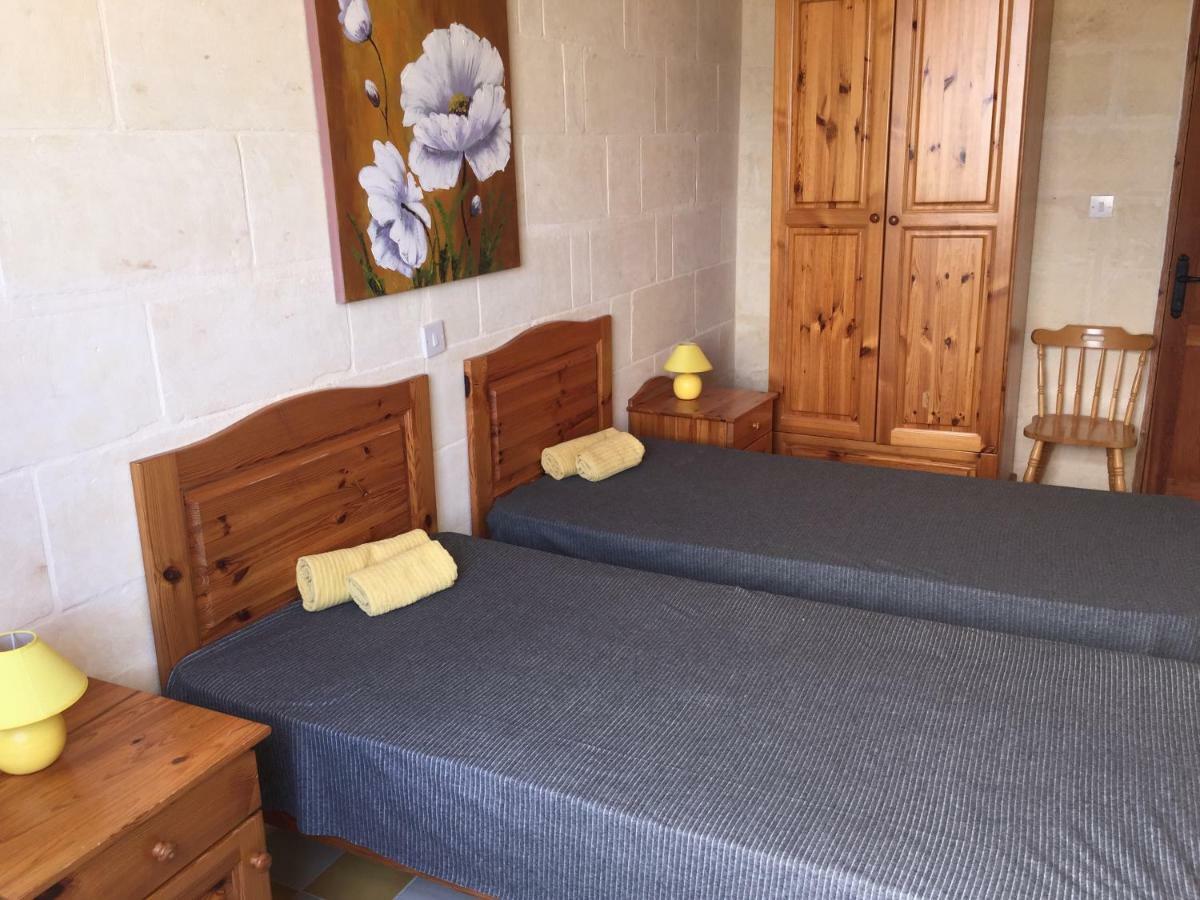 Ta' Lorenzo Guest House ซานลอว์เรนซ์ ภายนอก รูปภาพ
