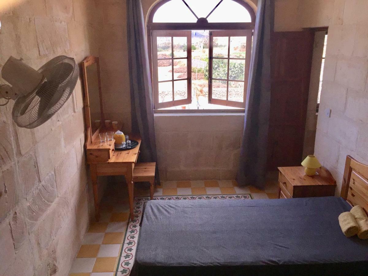 Ta' Lorenzo Guest House ซานลอว์เรนซ์ ภายนอก รูปภาพ